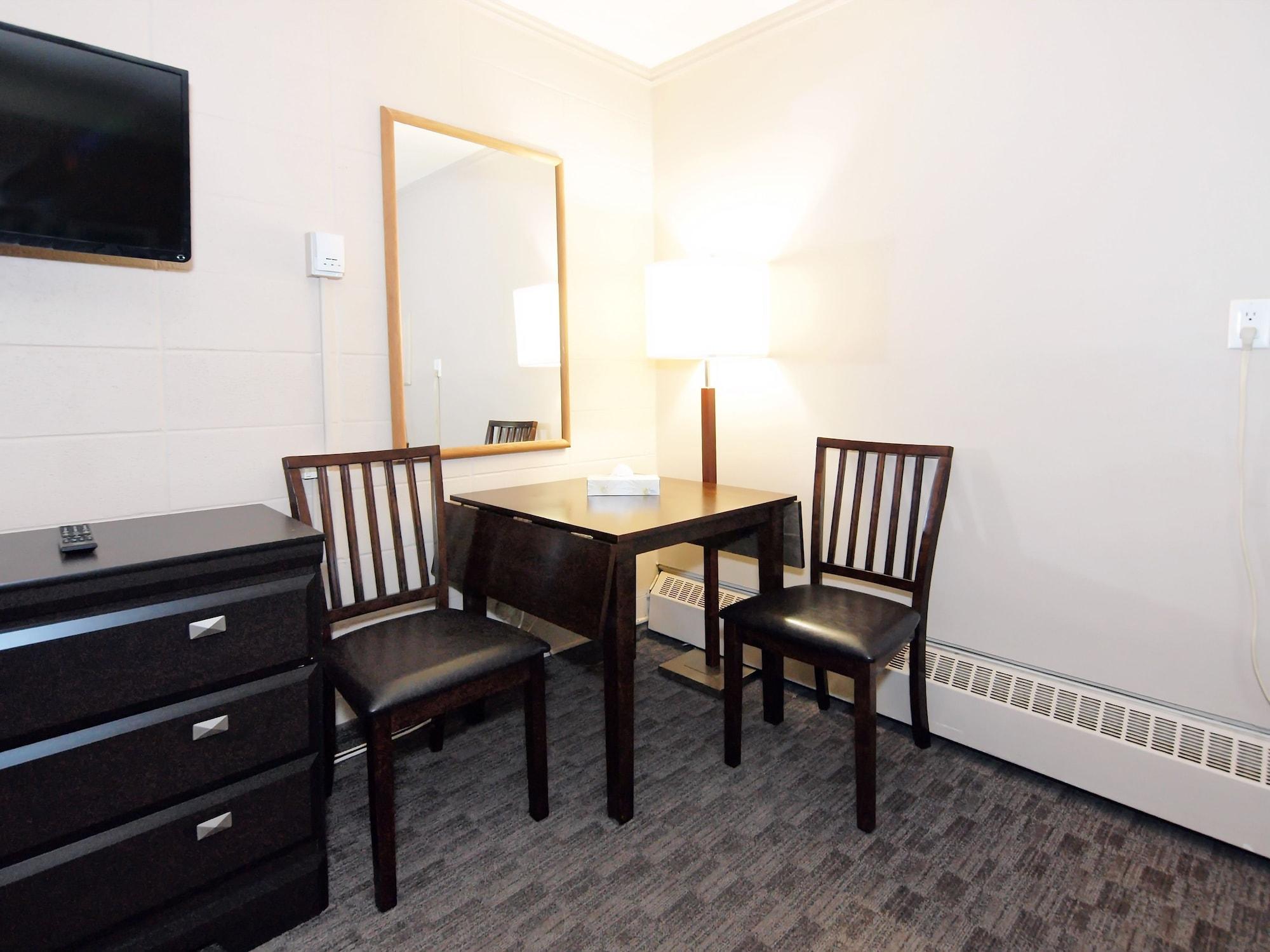 Canadian Motor Inn グランド・プレーリー エクステリア 写真