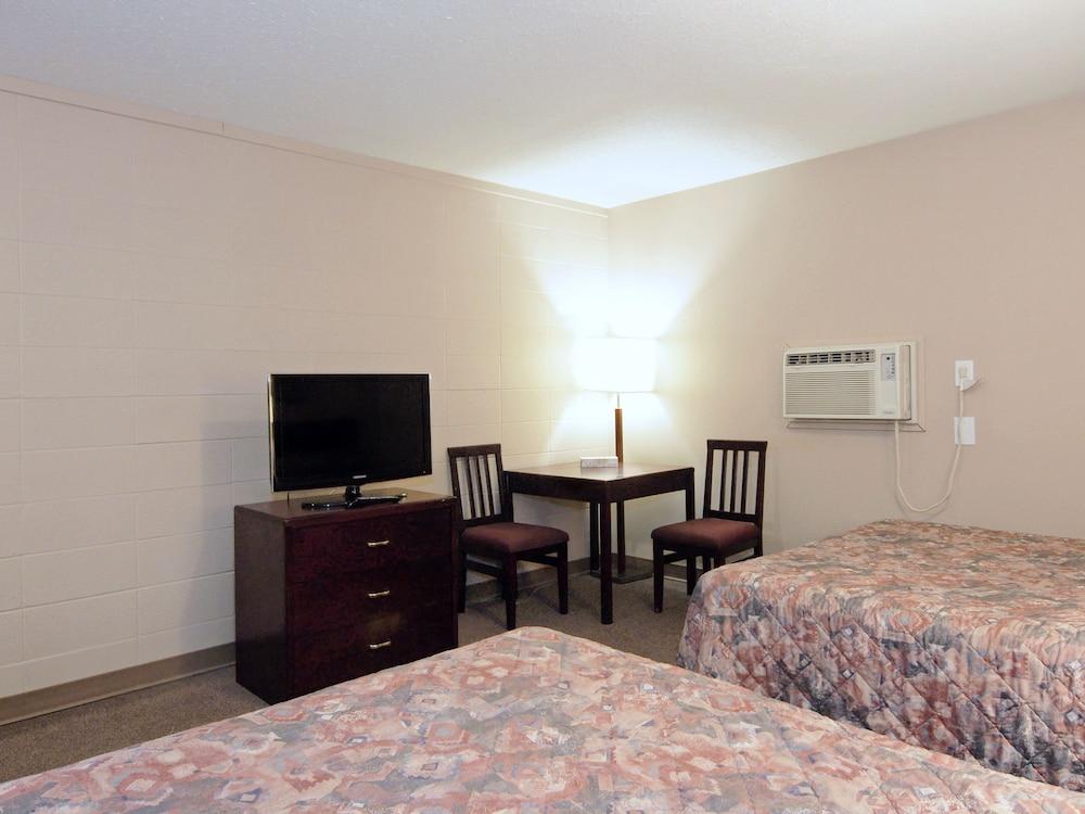 Canadian Motor Inn グランド・プレーリー エクステリア 写真
