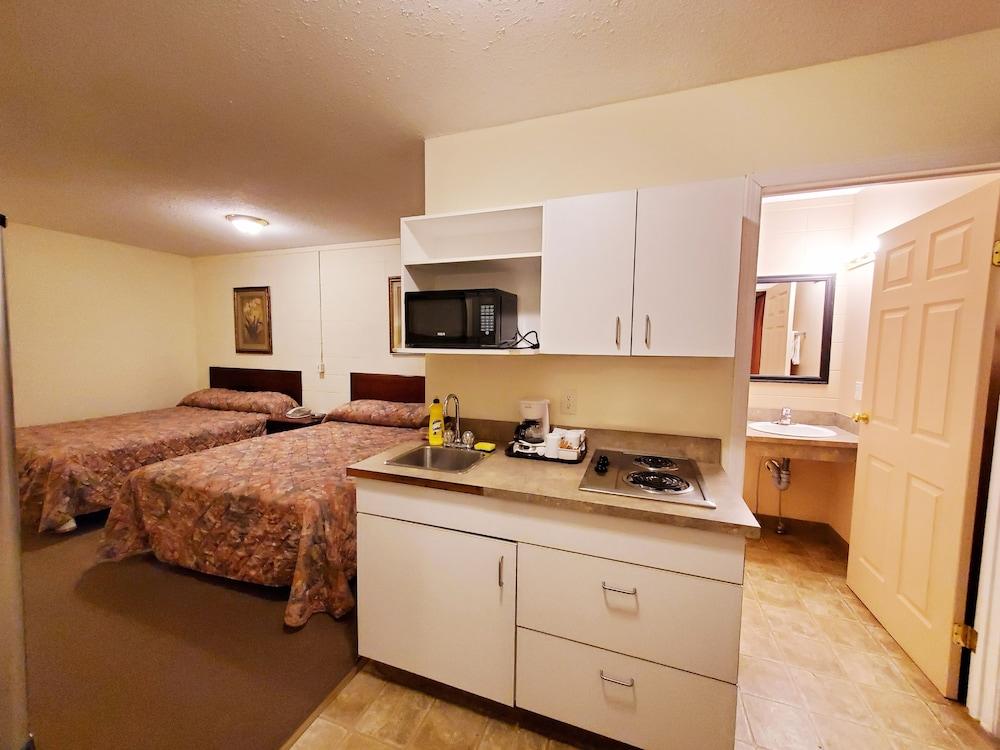 Canadian Motor Inn グランド・プレーリー エクステリア 写真