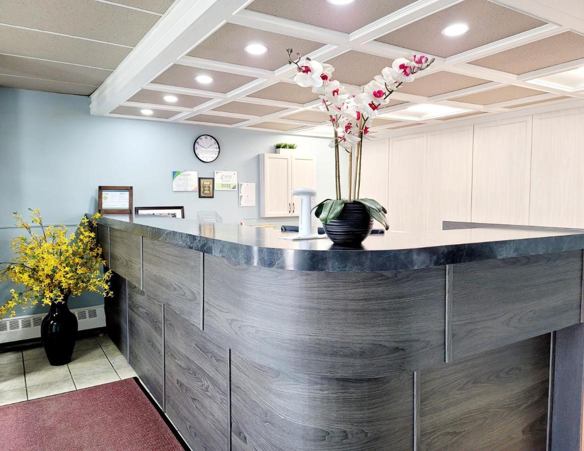 Canadian Motor Inn グランド・プレーリー エクステリア 写真