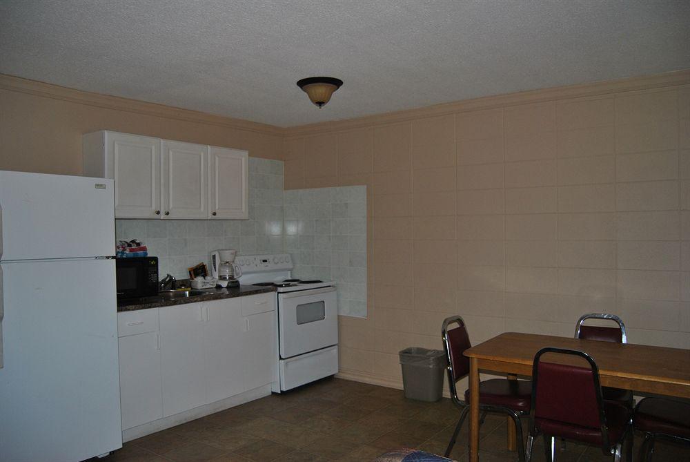 Canadian Motor Inn グランド・プレーリー エクステリア 写真