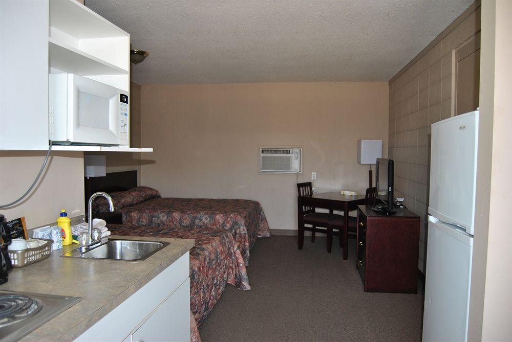 Canadian Motor Inn グランド・プレーリー エクステリア 写真