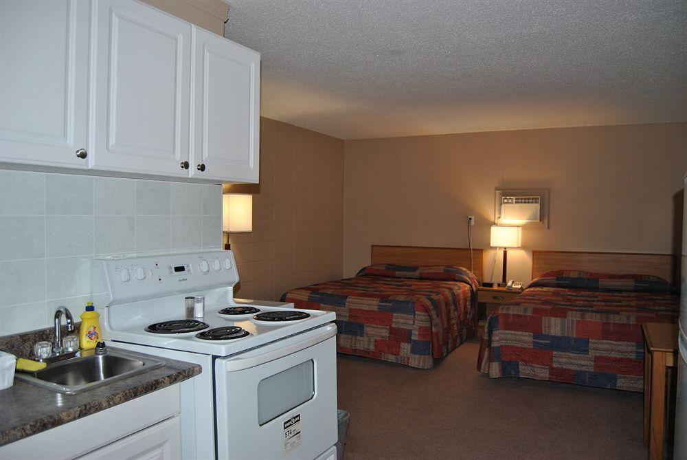 Canadian Motor Inn グランド・プレーリー エクステリア 写真