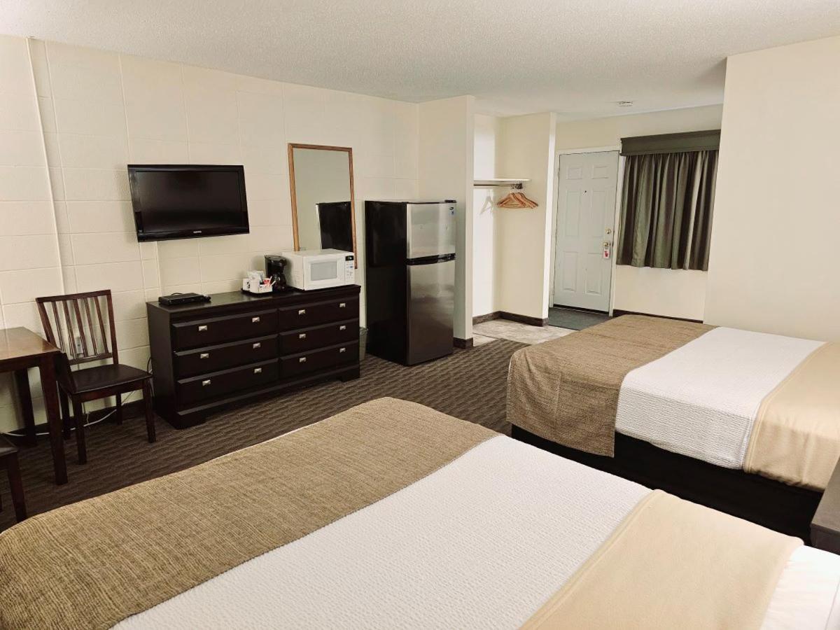 Canadian Motor Inn グランド・プレーリー エクステリア 写真