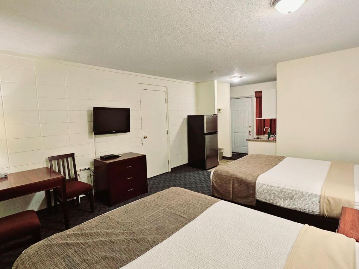 Canadian Motor Inn グランド・プレーリー エクステリア 写真