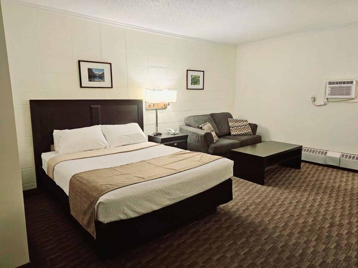 Canadian Motor Inn グランド・プレーリー エクステリア 写真
