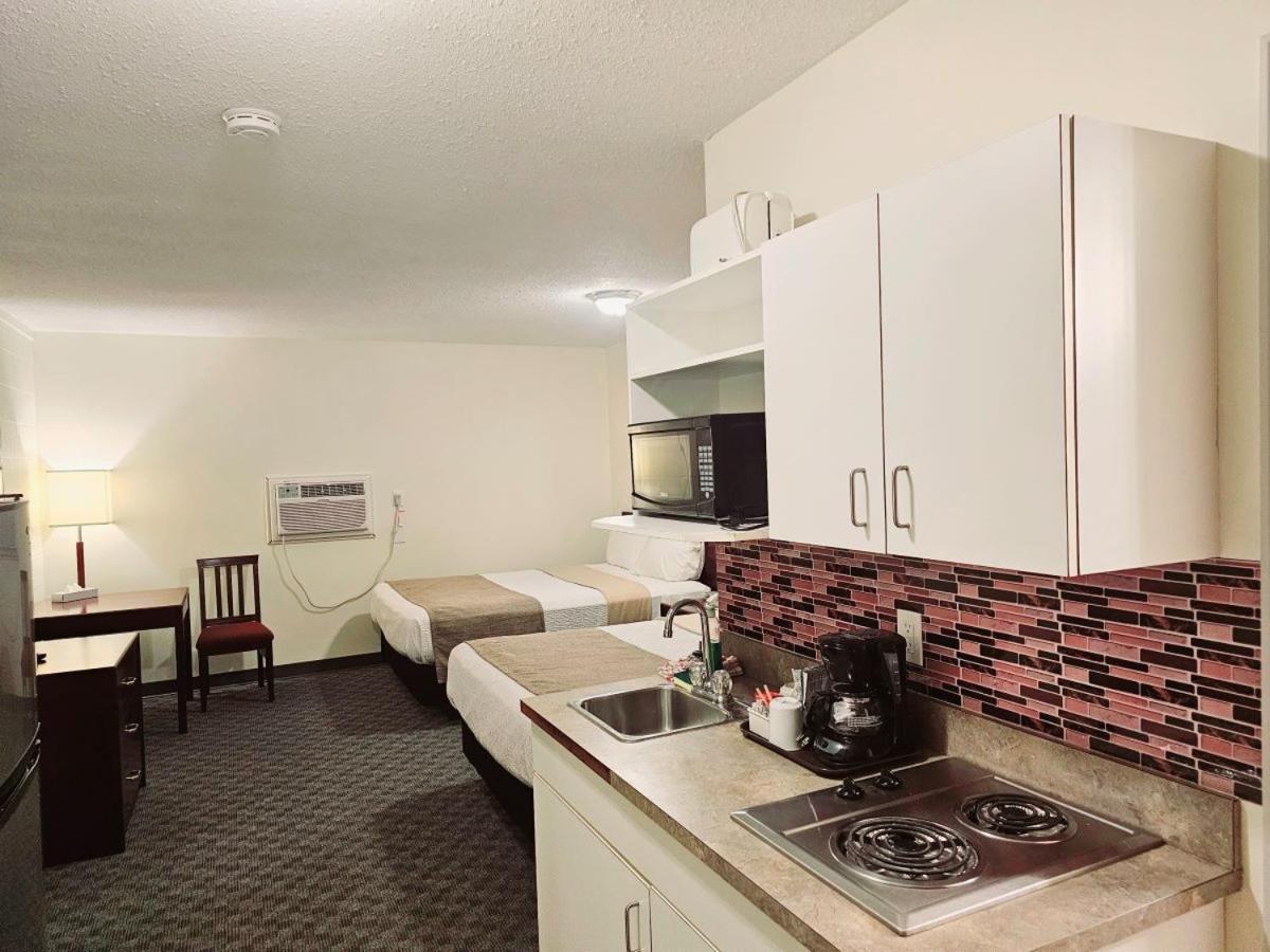 Canadian Motor Inn グランド・プレーリー エクステリア 写真