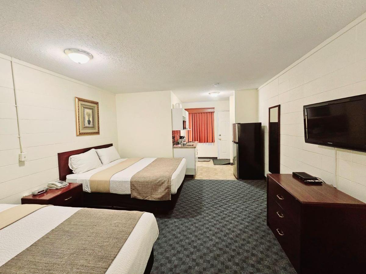 Canadian Motor Inn グランド・プレーリー エクステリア 写真